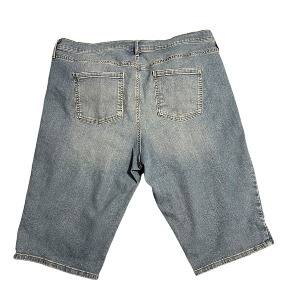 Gloria Vanderbilt Bermuda Denim Shorts Plus Size Amanda Skimmer Pants Stretchy - Picture 2 of 16